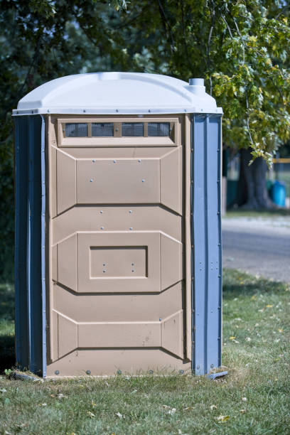 Best Portable restroom trailer rental  in Lla Lla East, WA